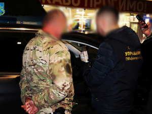 На Дніпропетровщині судитимуть військового, який вимагав хабар у підлеглих за нарахування бойових виплат