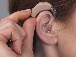 Слухові апарати, фото з відкритих джерел 