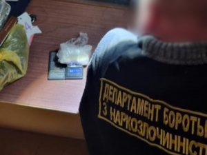 Збували метадон і канабіс: у Кривому Розі викрито групу наркодилерів