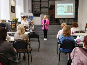 Фото Бібліотека на Поштовій