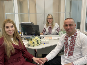 Які документи необхідно міняти після одруження, фото Центр "Віза"