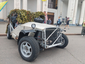 Багі для ЗСУ на Поштовому: у Кривому Розі винахідники показали унікальні машини