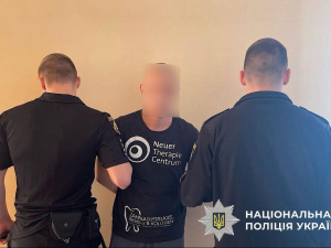 Побив знайомого, фото Національної поліції
