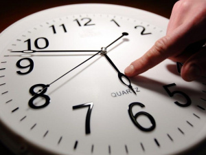 Цими вихідними потрібно перевести годинники: як не забути