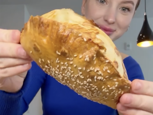 Корисні чебуреки: блогерка показала, як зробити улюблену страву здоровішою - РЕЦЕПТ