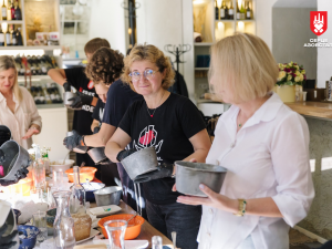 До Дня захисника та захисниці родини полонених оборонців Маріуполя відвідали терапевтичний майстер-клас з випікання хліба