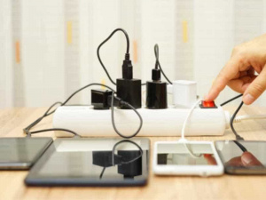 Як економно заряджати гаджети: лайфхаки від YASNO