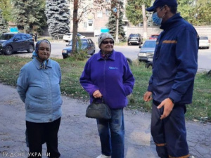 Криворізькі рятувальники нагадали мешканцям правила безпеки під час коронавірусної пандемії