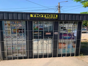 У Кривому Розі вилучили нелегальні цигарки та спиртні напої: подробиці від поліції