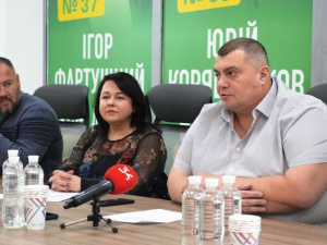 «Зіпсовані бюлетені і вкрадені печатки»: нардепи від «Слуги Народу» розповіли про масштабні фальсифікації на виборах у Кривому Розі