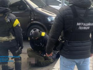 На Дніпропетровщині викрито мешканця, який незаконно переправляв військовозобов’язаних через держкордон