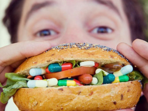 Медики закликають не займатися самолікуванням: у чому небезпека