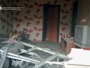 Ворог цілив по житлових будинках Дніпропетровщини: загинула жінка, серед поранених — дитина