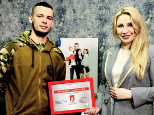 Те, про що мріяв після полону: захисник Маріуполя Георгій Рошка отримав житло в межах проєкту «Серце Азовсталі»