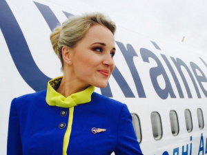 Робота з небом і дисципліною: суворі правила для стюардес - фото з відкритих джерел
