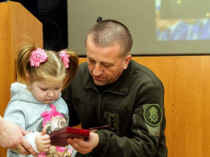 На Дніпропетровщині нагородили сім’ї загиблих військовослужбовців