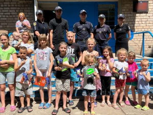 Криворізькі патрульні проводять заходи для дітей-переселенців