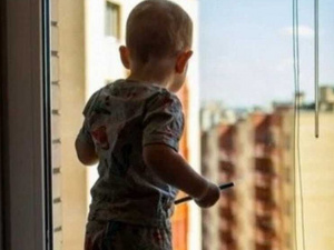 у Кривому Розі з вікон випали шестеро дітей за літо