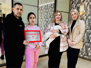 Власне житло для новоспеченної мами: захисниця Валентина Кабакова отримала квартиру за програмою «Вдома»