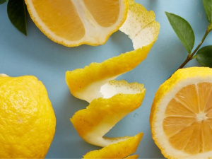 Три варіанти використання лимонної шкірки для чистоти: корисні поради
