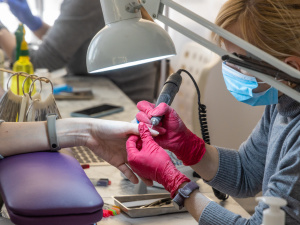 Як на Дніпропетровщині працевлаштовують переселенців та яких фахівців найбільше серед шукачів роботи