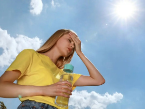 Літня небезпека: як не стати жертвою перегрівання - фото з відкритих джерел