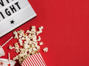 Полиште «Сам удома»: 9 нетипових стрічок для святкових вихідних