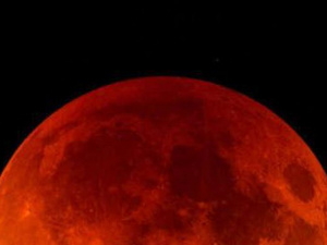 Кривавий Місяць у Діві: для кого ця повня стане переломною - фото з відкритих джерел