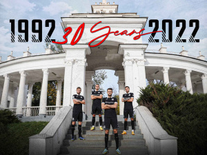 ФК «Кривбас» презентував ювілейний комплект ретро-форми