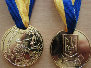 Понад 1000 випускників шкіл Дніпропетровської області завершили навчання з відзнакою