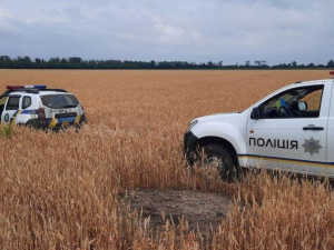 У Криворізькому районі правоохоронці та рятувальники продовжують нищити ворожі снаряди