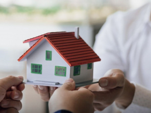 Податок на нерухомість, фото юристів системи безоплатної правової допомоги 