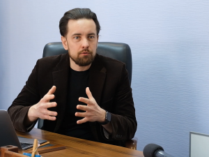 АДВОКАТ PRO: Чи отримують військові зарплати з основних місць роботи та пенсії? 