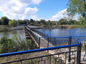 Спеціалісти Південного ГЗК відремонтували понтонний міст через річку Інгулець