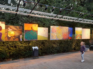 Прямо зараз: відкриття нічної виставки Ренато Ортіса