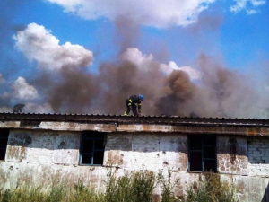 Ворог знову обстріляв Криворізький район: горять склади