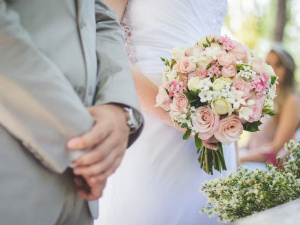 Прифронтова Дніпропетровщина лідирує за кількістю одружень