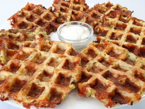 Смачні солоні вафлі з кабачків: простий рецепт для кожного