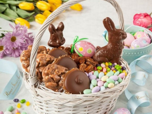 Як святкують Великдень у різних країнах світу? Цікаві факти