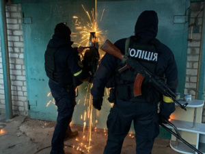 У Кривому Розі поліцейські викрили трьох містян на зберіганні наркотиків