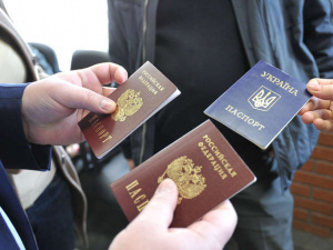 ЄС не визнаватиме паспорти, видані росією українцям