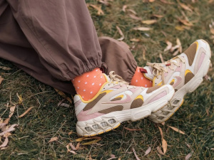 Заломи на взутті - фото з відкритих джерел