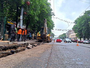 На проспекті Південний тимчасово змінять місце для зупинок транспорту: в чому причина