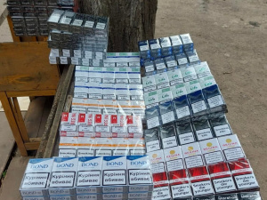 Поліція Кривого Рогу вилучила з кіоску нелегальні цигарки – деталі