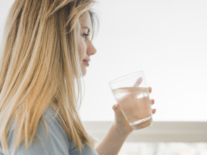 Що дає перший ковток води натщесерце - фото з відкритих джерел