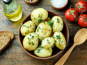 Молода картопля - фото ілюстративне з відкритих джерел  