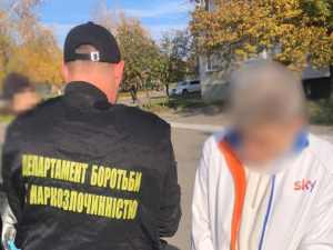 На Дніпропетровщині правоохоронці припинили діяльність нарколабораторії з виготовлення метамфетаміну