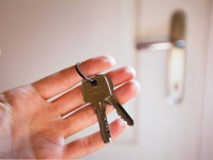 Кабмін доповнив перелік категорій переселенців, які можуть одержати житло: роз’яснення