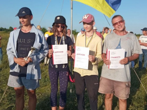 Юні криворізькі авіамоделісти у складі команди Дніпропетровщини перемогли у Всеукраїнських змаганнях з авіамодельного спорту
