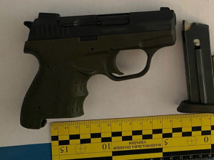 Переробляли та збували зброю: криворізькі правоохоронці викрили двох "ділків"